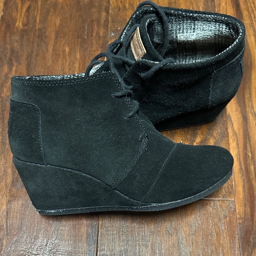 Toms Booties - Picture 3 of 6